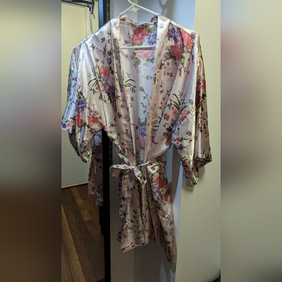 Pink Floral Robe - Picture 6 of 9